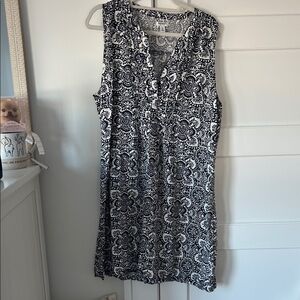 Old Navy Navy and White Patterned dress - V neck button placket XL rayon